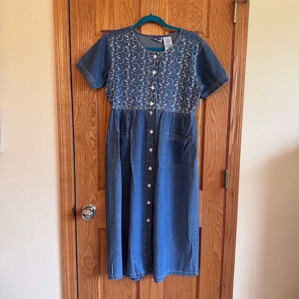 Erika & Co Petite Denim Maxi Dress Blue Embroidered Short Sleeve Casual V-Neck M
